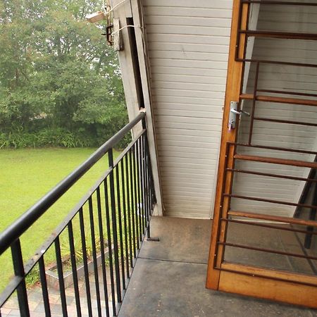 Serenity Graskop, 3 Bedroom A-Frame Cottage エクステリア 写真