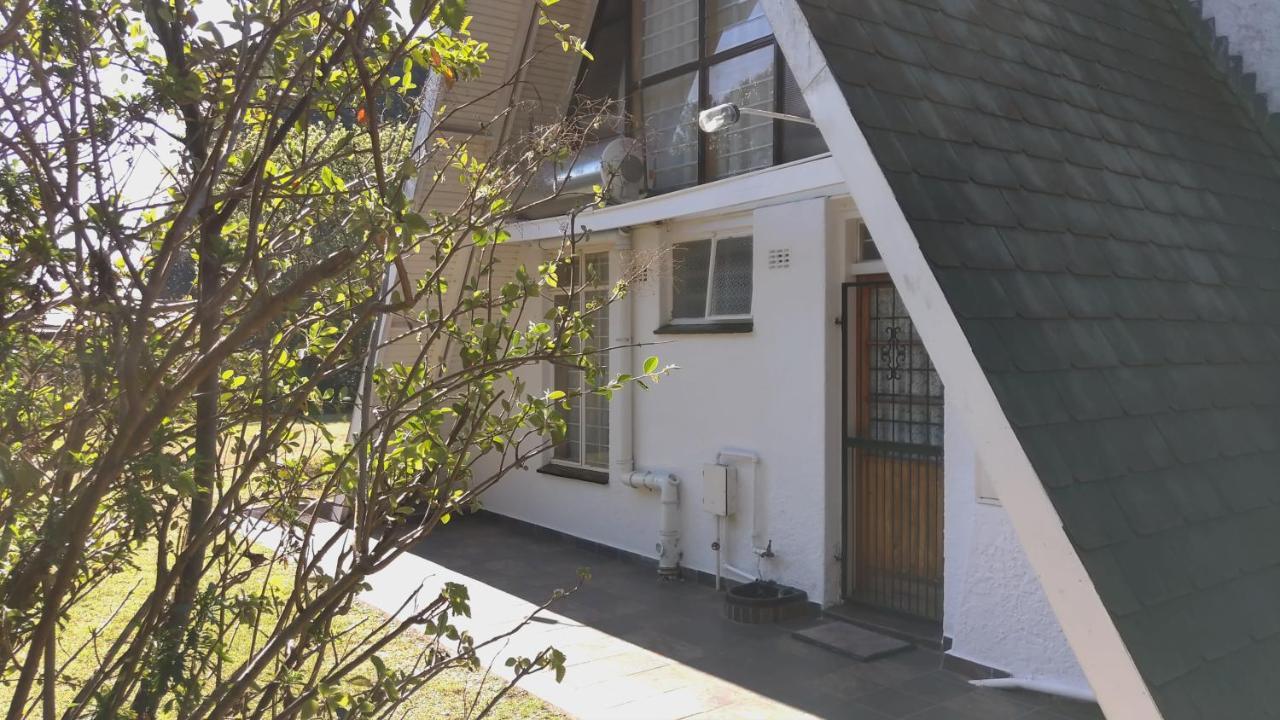 Serenity Graskop, 3 Bedroom A-Frame Cottage エクステリア 写真